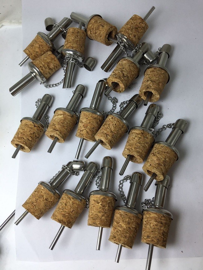 NEW Stainless Steel Cork Pourer Spout with Metal Cap for 20mm Wine